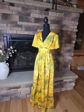 VTG 70's Ludy For Ludi's Waikiki Psychedelic Swirl Flutter Sleeve Maxi Dress Med